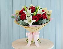 Букет цветов из:  Лилии и Розы в Раздольном Приморского края