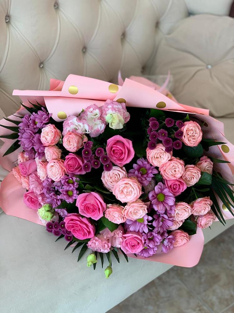 Букет цветов из: Хризантемы, Розы и Лизиантусы в Раздольном Приморского края