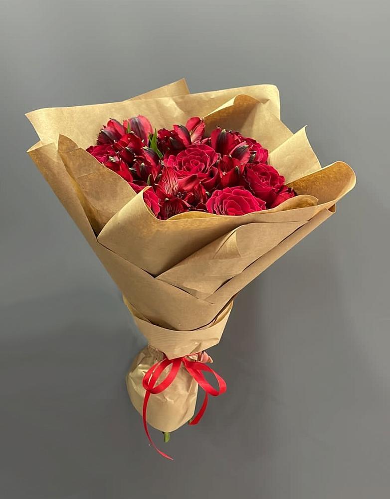 Букет цветов из: Альстромерии и Розы в Раздольном Приморского края