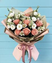 Букет цветов из:  Розы, Альстромерии и Лизиантусы в Раздольном Приморского края