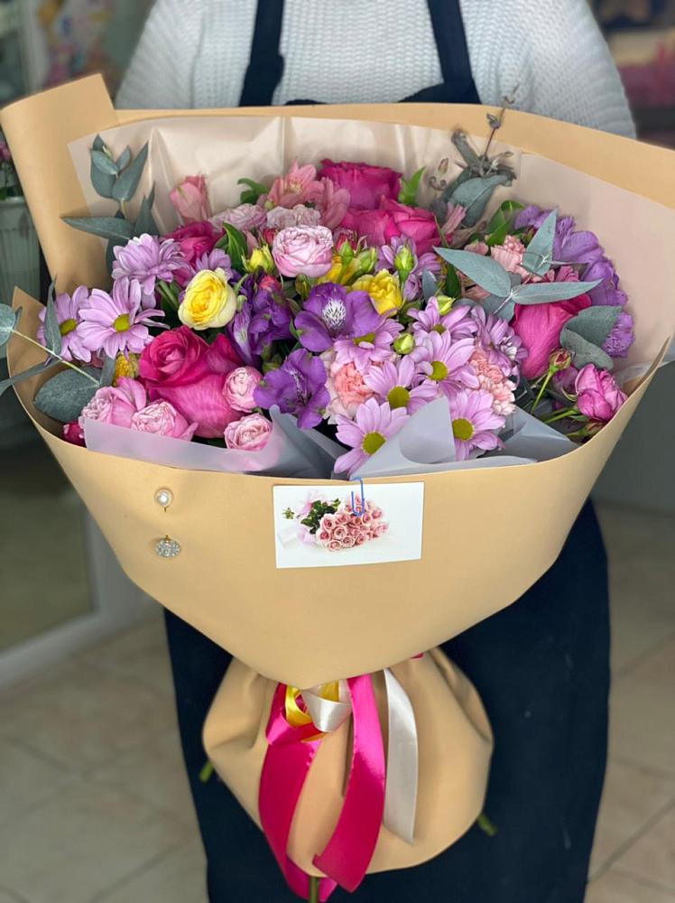 Букет цветов из: Хризантемы, Гвоздики и Альстромерии в Раздольном Приморского края