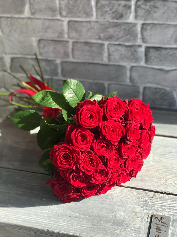 Букет Красные розы Фридом в Раздольном Приморского края