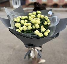 Букет Белые кустовые розы Солинеро в Раздольном Приморского края