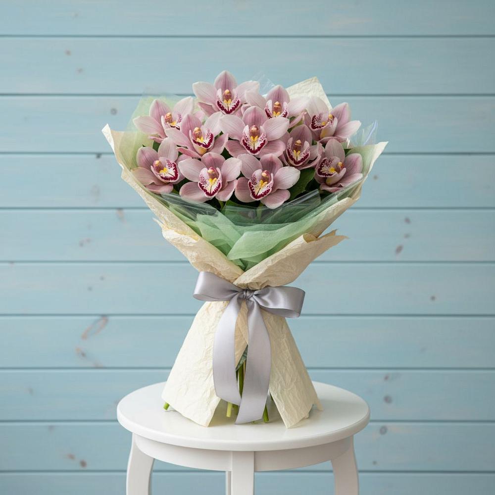 Букет цветов из: Орхидеи и Розы в Раздольном Приморского края