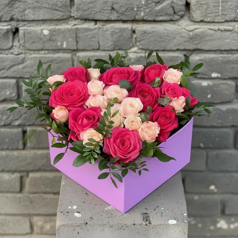 Цветочная композиция из Розы в коробке в Раздольном Приморского края