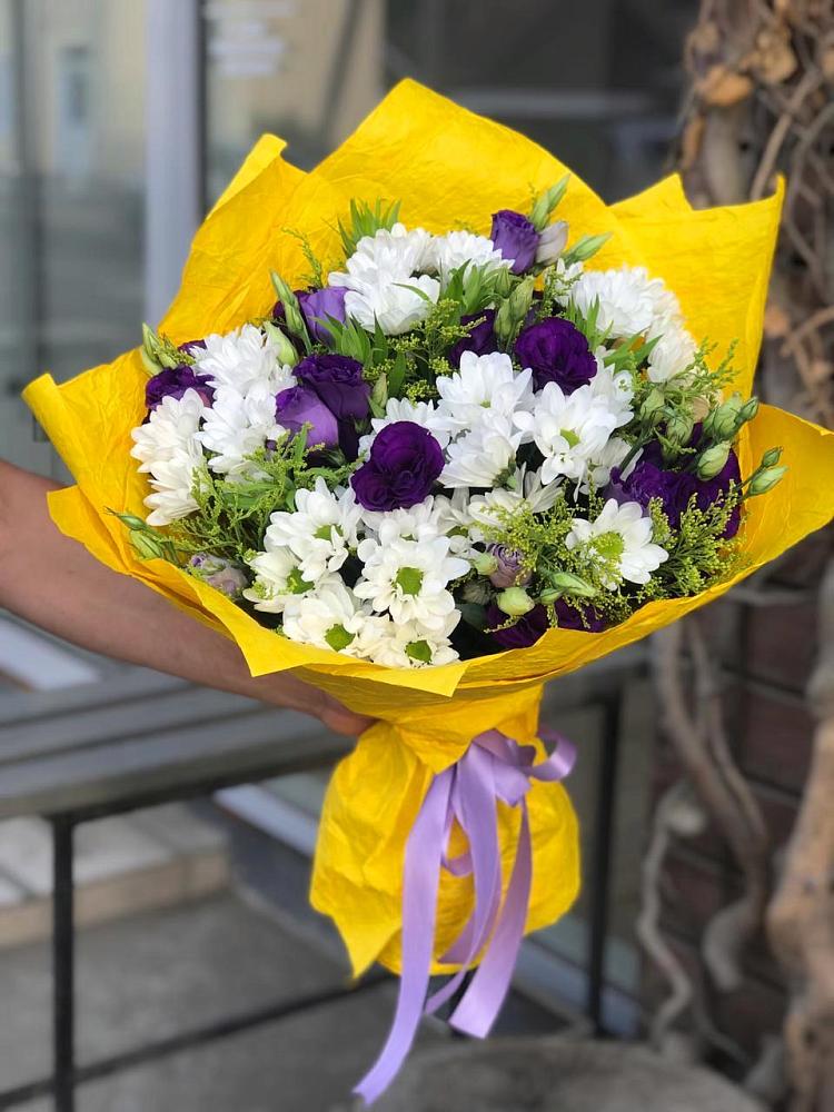 Букет цветов из: Ирисы, Хризантемы и Ромашки в Раздольном Приморского края