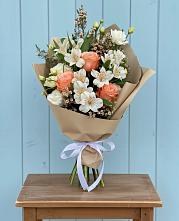 Букет цветов из:  Альстромерии, Лизиантусы, Розы и Хризантемы #REPLACE_PRED# Раздольном Приморского края