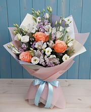 Букет цветов из:  Лизиантусы, Розы, Альстромерии и Гипсофила в Раздольном Приморского края