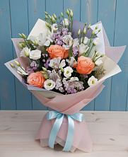 Букет цветов из:  Лизиантусы, Розы, Альстромерии и Гипсофила в Раздольном Приморского края