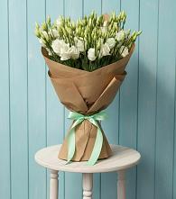 Букет цветов из:  Лизиантусы в Раздольном Приморского края