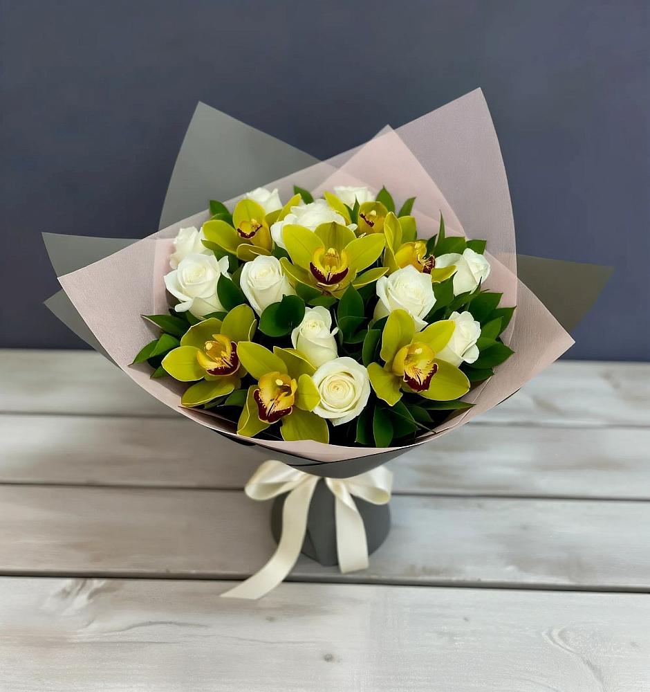 Букет цветов из: Орхидеи и Розы в Раздольном Приморского края