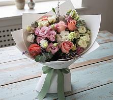 Букет цветов из:  Розы, Лизиантусы и Гвоздики в Раздольном Приморского края