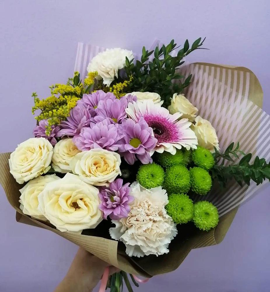 Букет цветов из: Хризантемы, Розы, Гвоздики и Герберы в Раздольном Приморского края