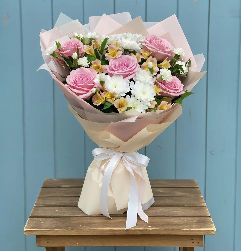 Букет цветов из: Гвоздики, Орхидеи и Розы в Раздольном Приморского края