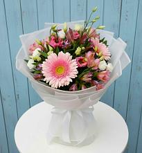 Букет цветов из:  Герберы, Альстромерии и Лизиантусы в Раздольном Приморского края