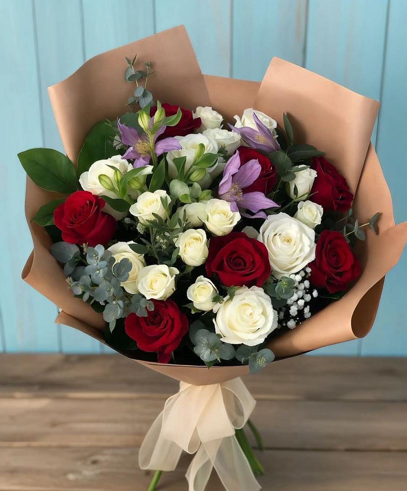 Букет цветов из: Розы и Альстромерии в Раздольном Приморского края