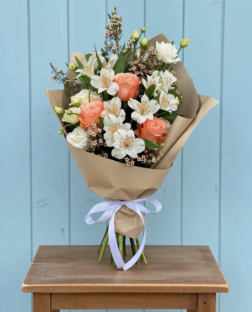 Букет цветов из: Альстромерии, Лизиантусы, Розы и Хризантемы в Раздольном Приморского края