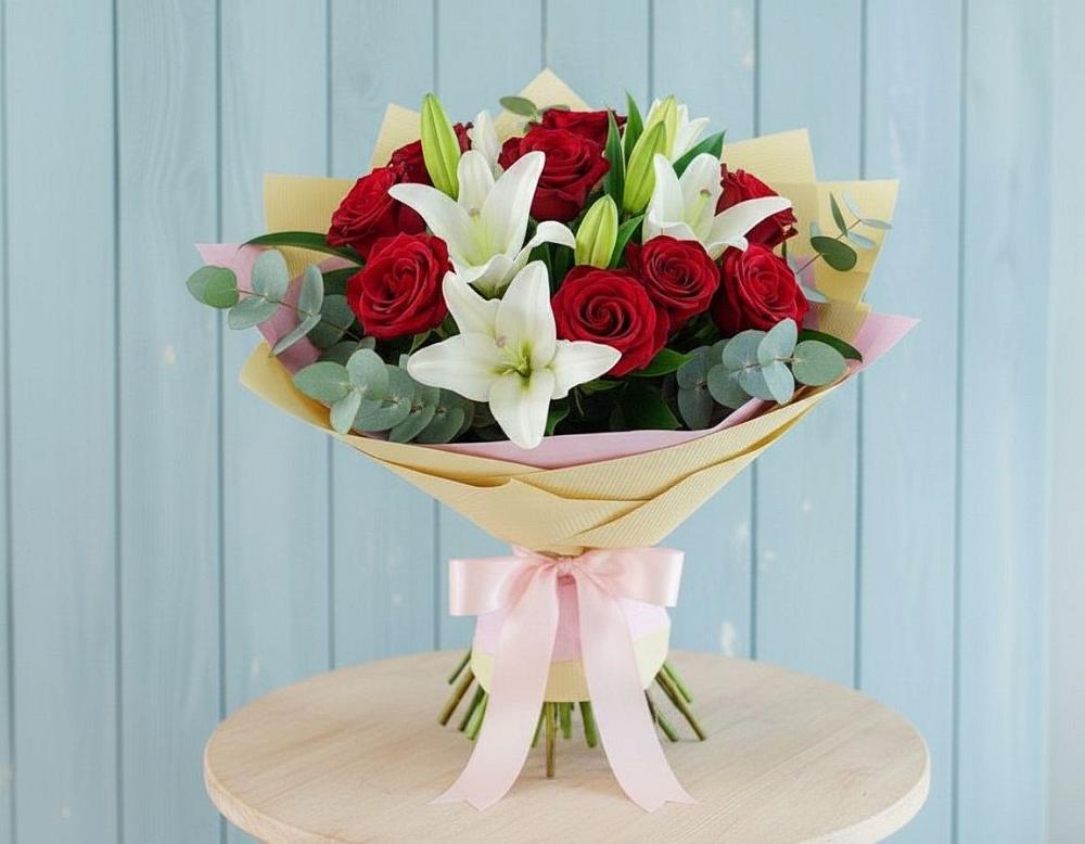 Букет цветов из: Лилии и Розы в Раздольном Приморского края